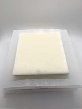 Load image into Gallery viewer, Priddy Acres Sweet B - Simple Bee Fondant (Lemongrass)