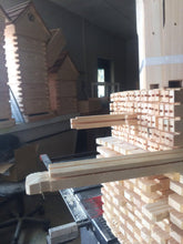 Load image into Gallery viewer, x100 Bee Hive Frames Grooved or Wedge Style Un-Assembled Langstroth