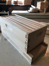 Load image into Gallery viewer, 5 Frame Medium 6 5/8 Nuc w/Frames Bee Hive (Un-Assembled) Langstroth