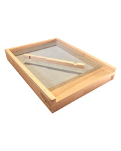Load image into Gallery viewer, Solid or Screen Bottom For Beekeeping Langstroth Bee Hive