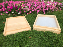 Load image into Gallery viewer, Solid or Screen Bottom For Beekeeping Langstroth Bee Hive