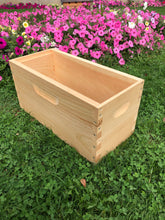 Load image into Gallery viewer, 9 5/8 Deep 5 Frame Nuc body for a Bee Hive Un-Assembled