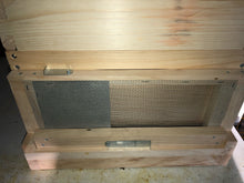 Load image into Gallery viewer, Moving/robbing screen
