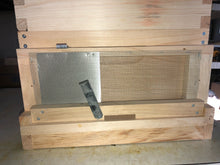 Load image into Gallery viewer, Moving/robbing screen
