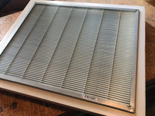 Load image into Gallery viewer, Bee Hive Queen Excluder Metal Langsttoth
