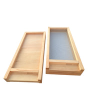 Load image into Gallery viewer, Bee Hive 5 Frame Nuc Screen or solid Bottom Langstroth
